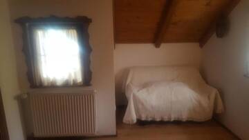 Фото номера Дом с 2 спальнями Загородные дома Cabana Rustic г. Борша 8