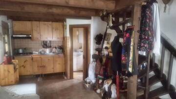 Фото номера Дом с 2 спальнями Загородные дома Cabana Rustic г. Борша 7