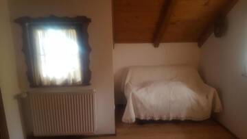 Фото номера Дом с 2 спальнями Загородные дома Cabana Rustic г. Борша 3
